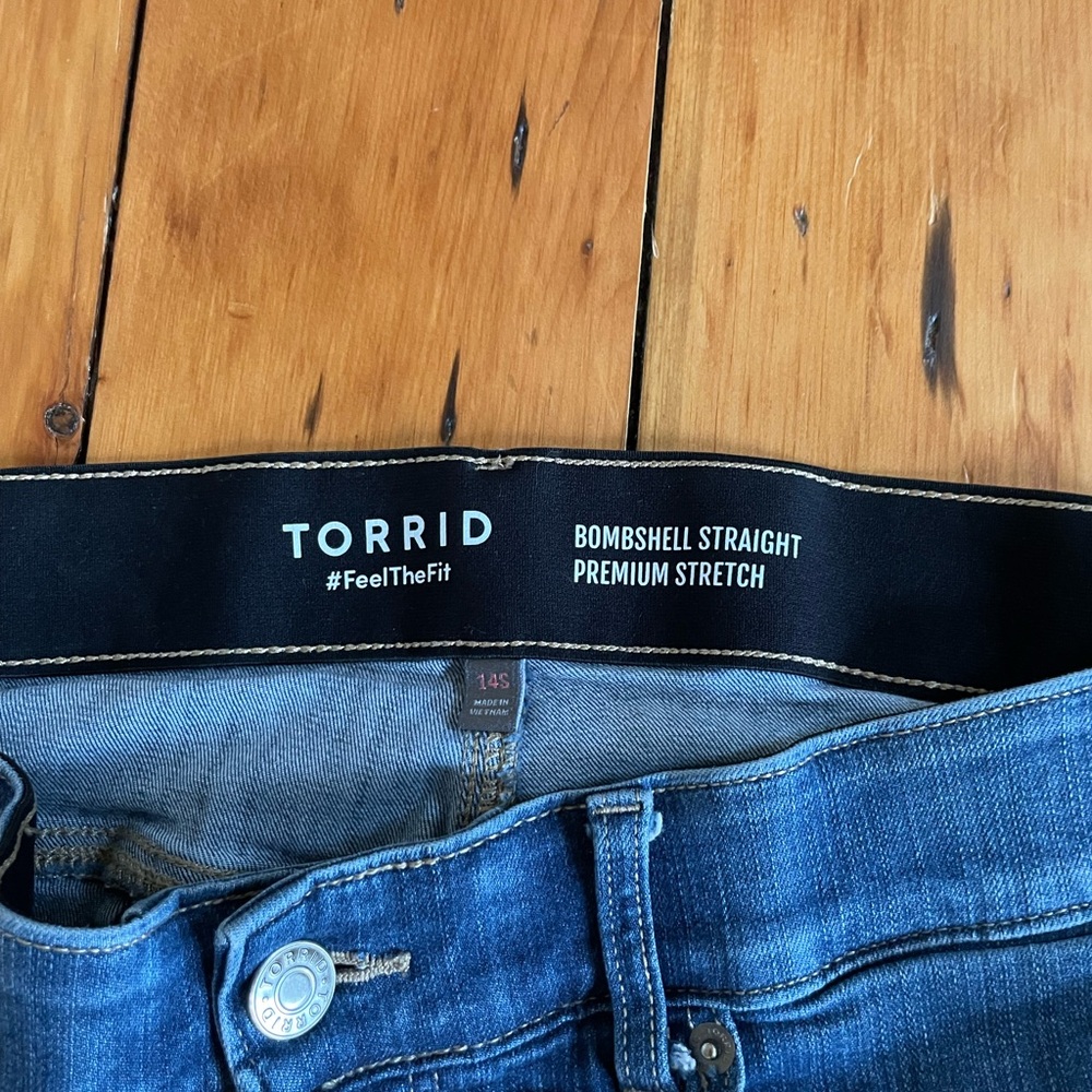 Torrid Bombshell Straight - Picture 2 of 4